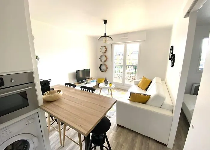 T2 Neuf Acces Direct Grand Balcon דירה